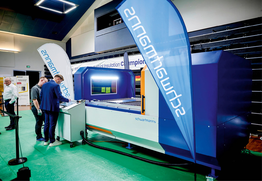 Lasertechnik für Spitzen­leistungen: Der Pro-Cut-Faserlaser von Schwartmanns erstellt passgenaue Blechteile.