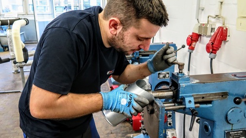 Fabius Schendzielorz siegt bei der Deutschen Meisterschaft der Industrie-Isolierer 2023