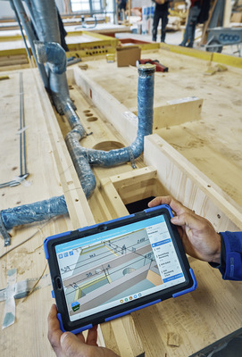 Alle Deckendurchdringungen sind gemäß Außendurchmesser der „Conlit 150 U“ Abschottungen vorgebohrt, erste Teilstücke der Rohrleitungen bereits montiert.