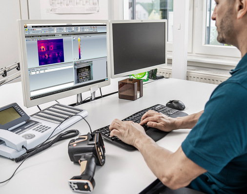 Bild 11  … wie Lade- und Datenkabel zur Übertragung der Messbilder auf den PC umfassen.