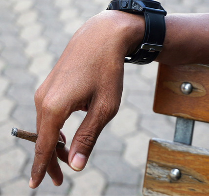 Ein Beschäftigter hat Anspruch auf eine Pause von ­mindestens 30 Minuten, wenn die Arbeitszeit mindestens 6 Stunden beträgt. Der Pausenanspruch erhöht sich auf mindestens 45 Minuten, wenn die Arbeits­zeit mehr als 9 Stunden ­umfasst.