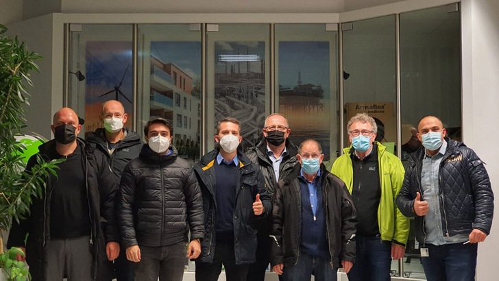 Die Fachtagung fand unter Einhaltung der Vorschiften der geltenden Corona-Schutzverordnung statt. Trotzdem erschwerte Corona die Bedingungen: Aufgrund von Quarantäne und Selbstisolation konnten nicht alle Ausbildungsmeister teilnehmen. - © Armacell Die Fachtagung fand unter Einhaltung der Vorschiften der geltenden Corona-Schutzverordnung statt. Trotzdem erschwerte Corona die Bedingungen: Aufgrund von Quarantäne und Selbstisolation konnten nicht alle Ausbildungsmeister teilnehmen. - © Armacell
