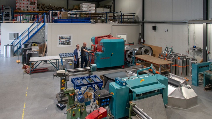 AX Isolatiewerken in Strijen fertigt auch Fertigteile für andere Isolierbetriebe.