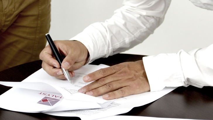 Unterschrift Vertrag - © Juan Ospina auf Pixabay Unterschrift Vertrag - © Juan Ospina auf Pixabay