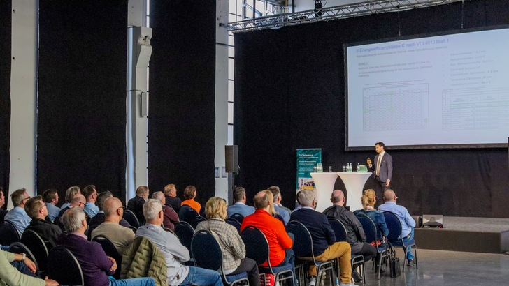 Mert Karabulut, Business Development Manager Industrial Armacell GmbH und Mitglied im Normenausschuss NA 005-56-10, referierte zur DIN 4140 auf der TI-Conference 2024.