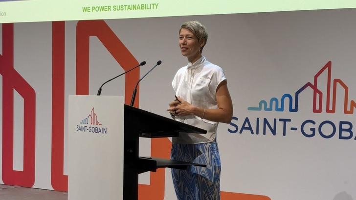 EiiF-Schatzmeisterin Silke Weiss kann gute Zahlen präsentieren.