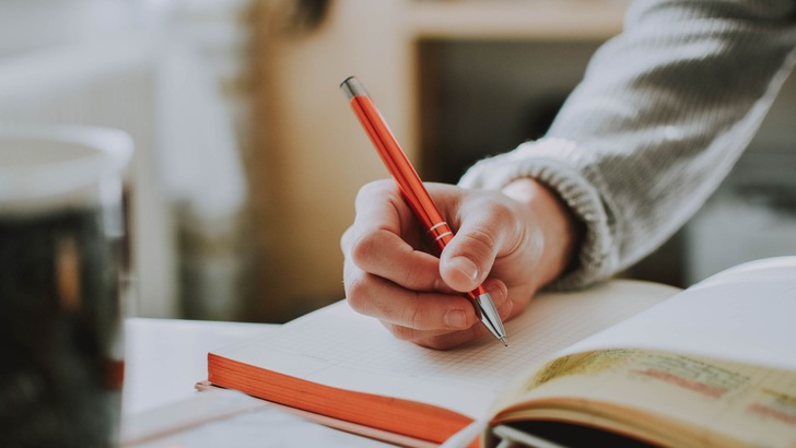Erneuter Anstieg der Ausbildungsverhältnisse am Bau - © lilartsy/unsplash.com