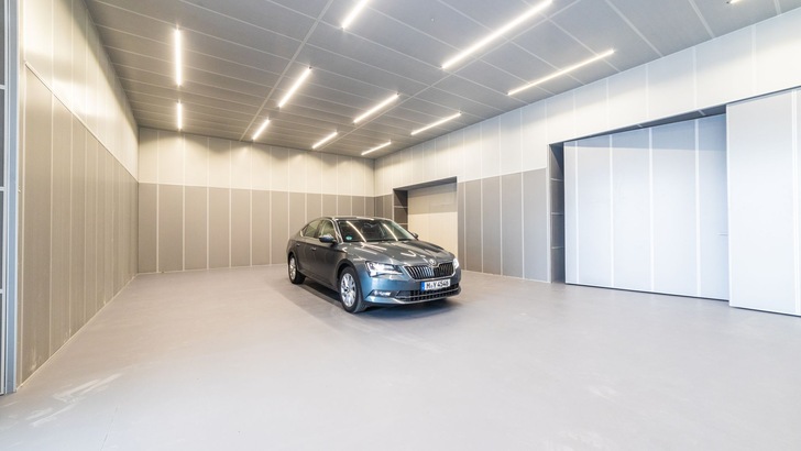 Hochabsorbierender Raum  im neu eröffneten Acoustic Competence Center in der rheinland-pfälzischen Ortsgemeinde Maxdorf bei Mannheim.