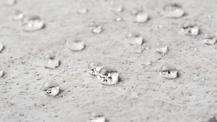 Die nicht brennbare, A1-klassifizierte Aerogel-Matte sei wasserabweisend und biete einen höheren Schutz vor Tauwasser und dem Korrosionsrisiko unter der Dämmung (CUI) (©Armacell)