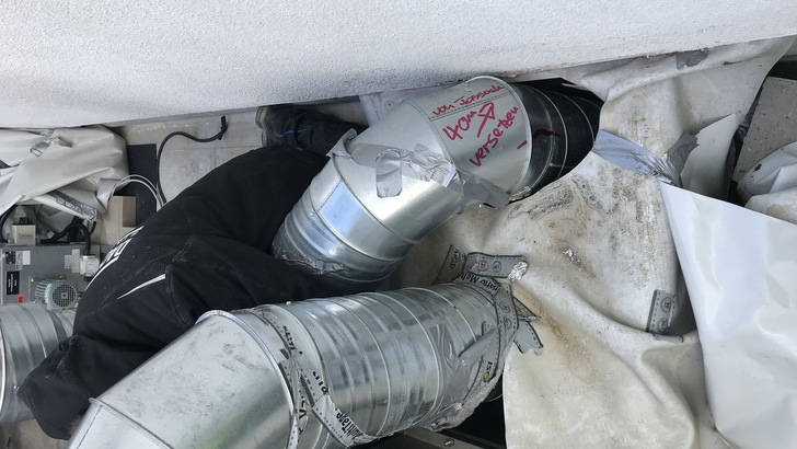 Bild 1: Dachdurchführung