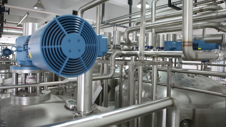 Ansicht silberne Rohre