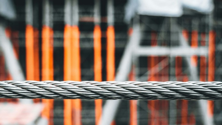 Drahtseil auf einer Baustelle