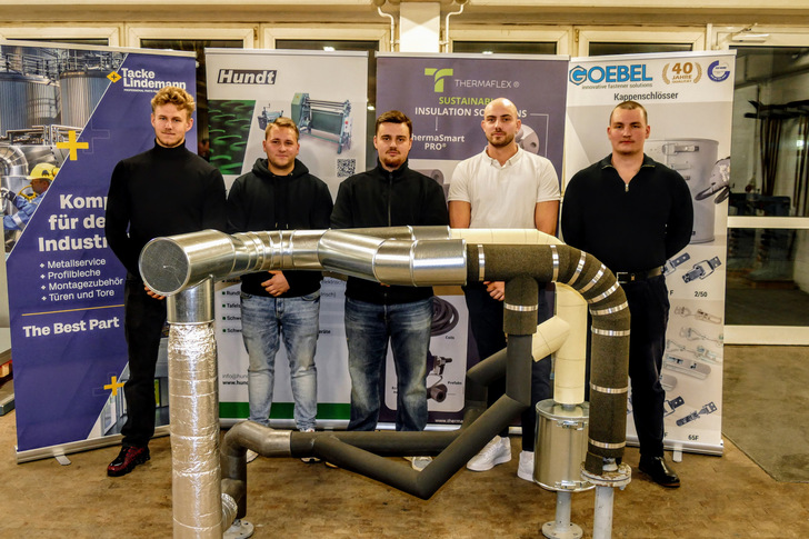 Die Teilnehmer überzeugten die Jury mit hoher handwerklicher Präzision, sauberer Detailausbildung und sicherem Umgang mit Material und Werkzeug.