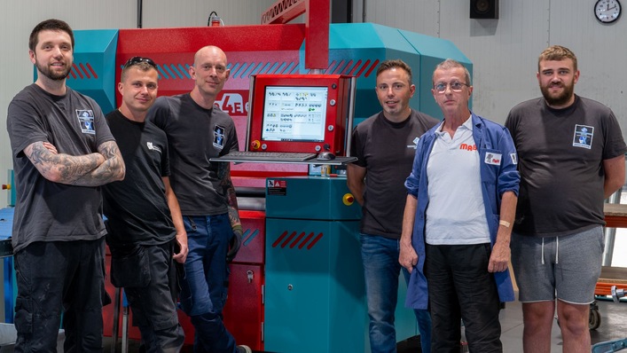 Das Team AX Isolatiewerken in Strijen mit Ralph Hubers (Dritter von rechts).