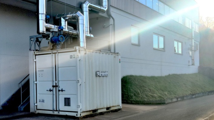 Ein kleines Kraftblock-System zum Abwärmerecycling bei Comet, einem Hersteller von keramischen Schleifscheiben.