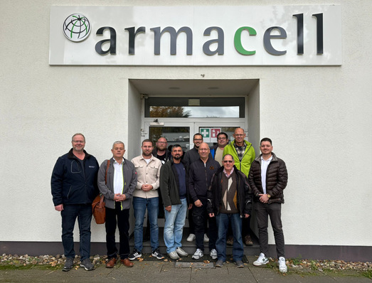 Fachtagung zur überbetrieblichen Isolierer-Ausbildung in Münster (vordere Reihe v.l.n.r.): Thomas Supe (ABZ Hamm), Thomas Leonhardt (Armacell Gebietsleiter WKSB Region Ost), Florian Kötter (Armacell Application Specialist), Orhan Mentese (Isoliertechnik Mentese), Michael Herding (BZB Krefeld), Uwe Behr (ÜAZ Brandenburg), Julian Oros (Armacell / Application Specialist DACH). Hintere Reihe v.l.n.r: Marcel Zurth (WKSB Innung Nordost / K.I.T Katschak Isoliertechnik GmbH), Robin Huckschlag (Armacell Sales Representative WKSB West), René Rother (Förderverein Ausbildung WKSB Isolierung Nordost e.V. / Gerbsch Isolierungen) und Ulrich Büringer (AFZ Nordschwaben)