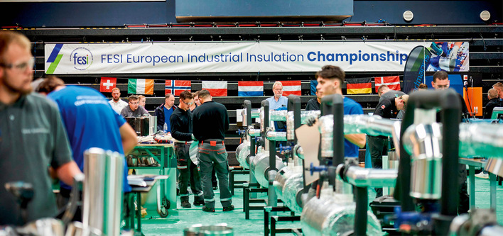 Halle im Wettbewerbsmodus: Teams aus ganz Europa arbeiten an ihren Modellen – hier fällt die Entscheidung.