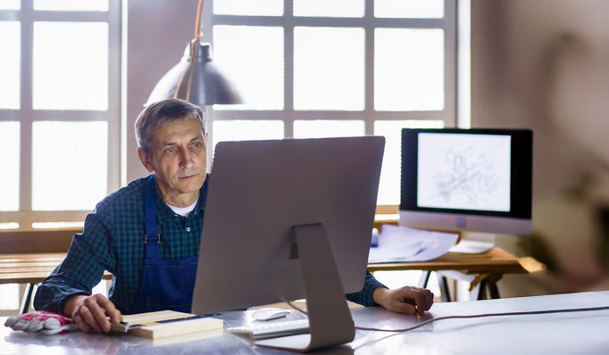 Social Media ist als Teil des Online Marketings mit Fokus auf soziale Netzwerke zu verstehen.